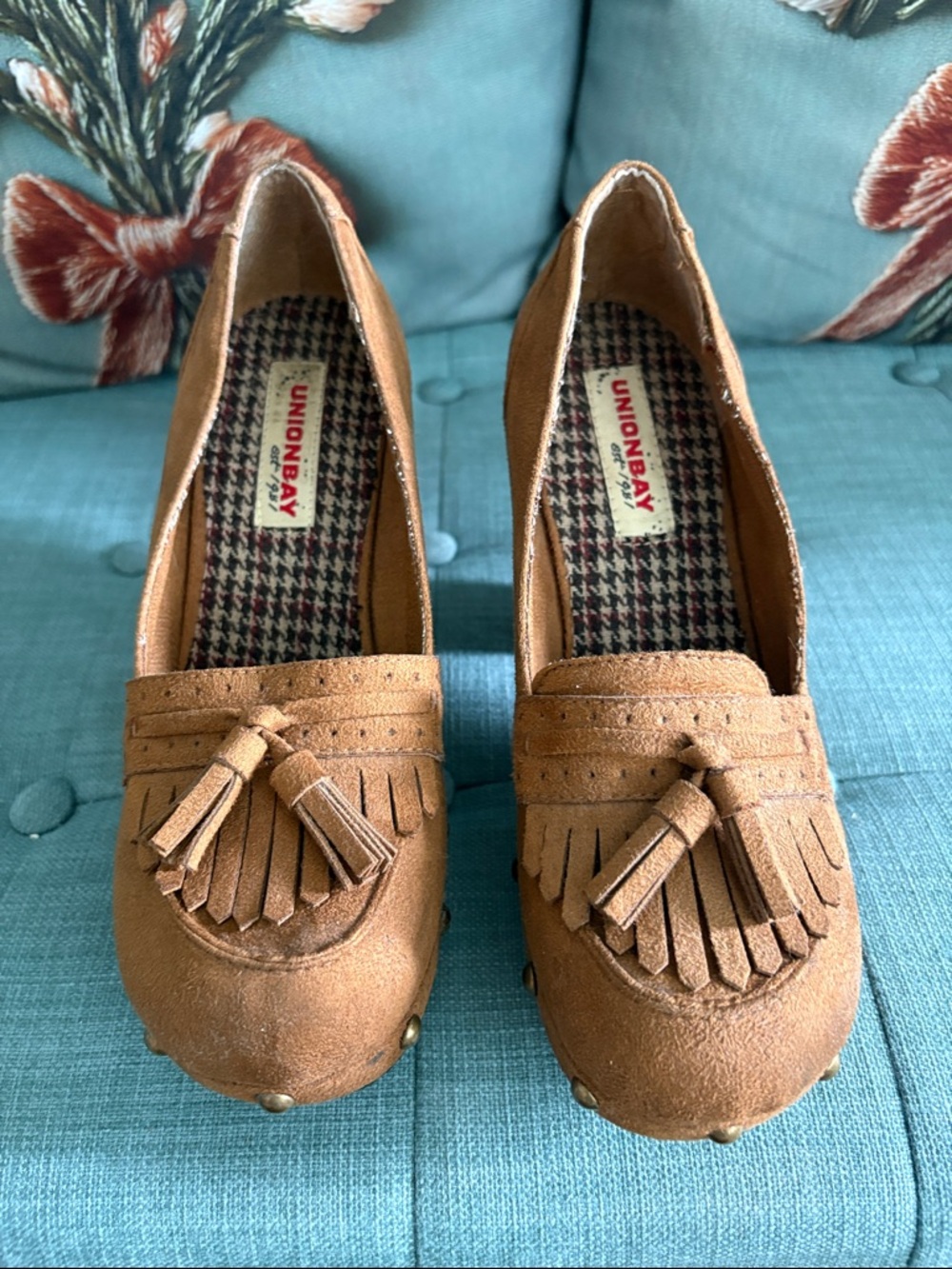 UNIONBAY Women's Brown Suede Tassel Loafers